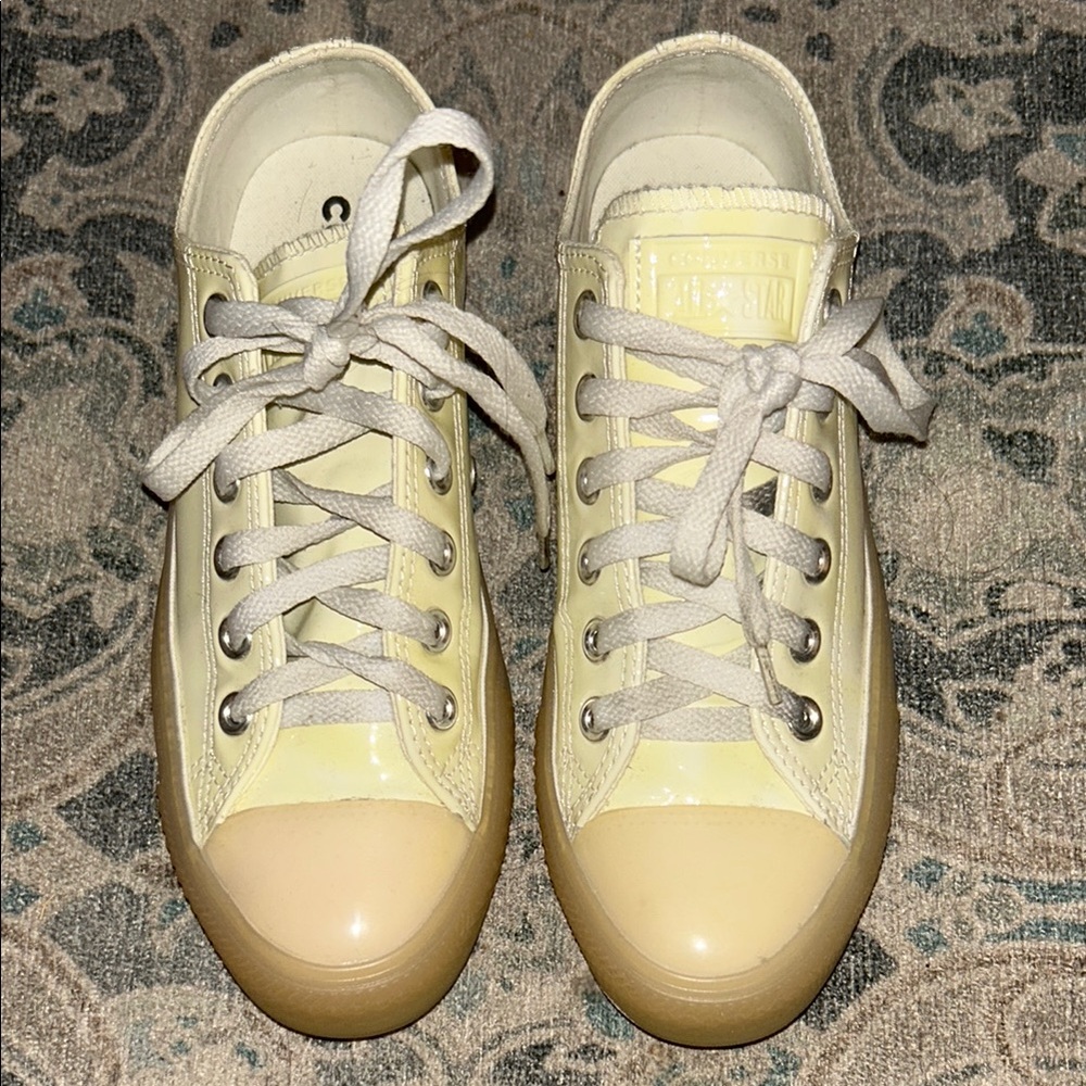 Converse Women's Cream Sneakers